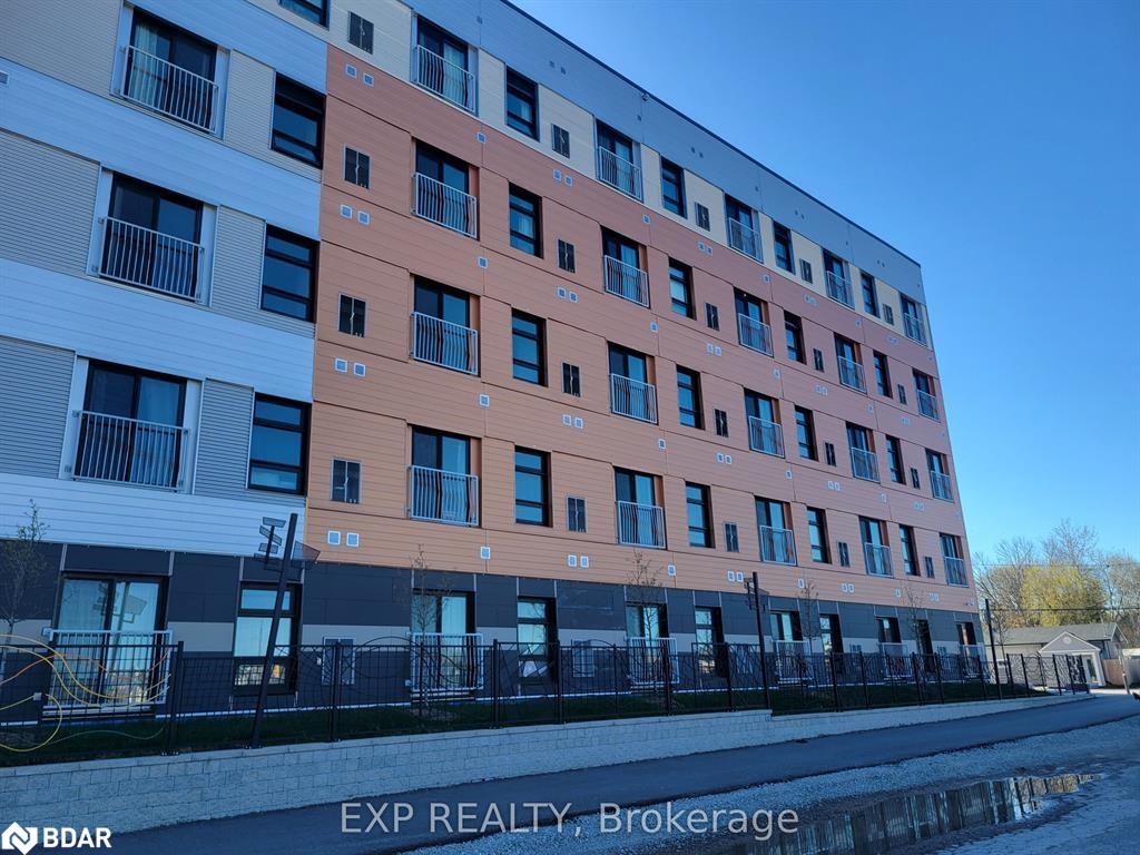 412-75 Barrie Road Unit: 412