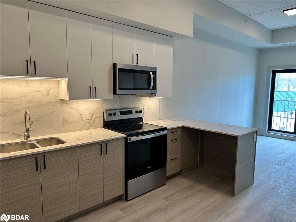 412-75 Barrie Road Unit: 412