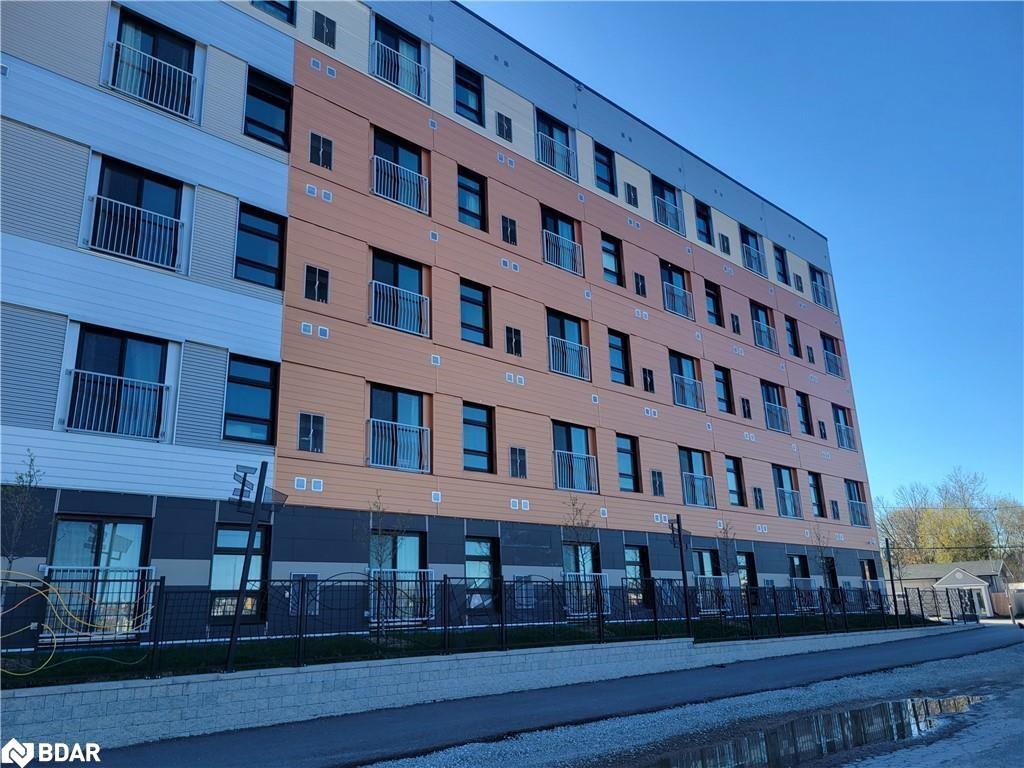 412-75 Barrie Road Unit: 412