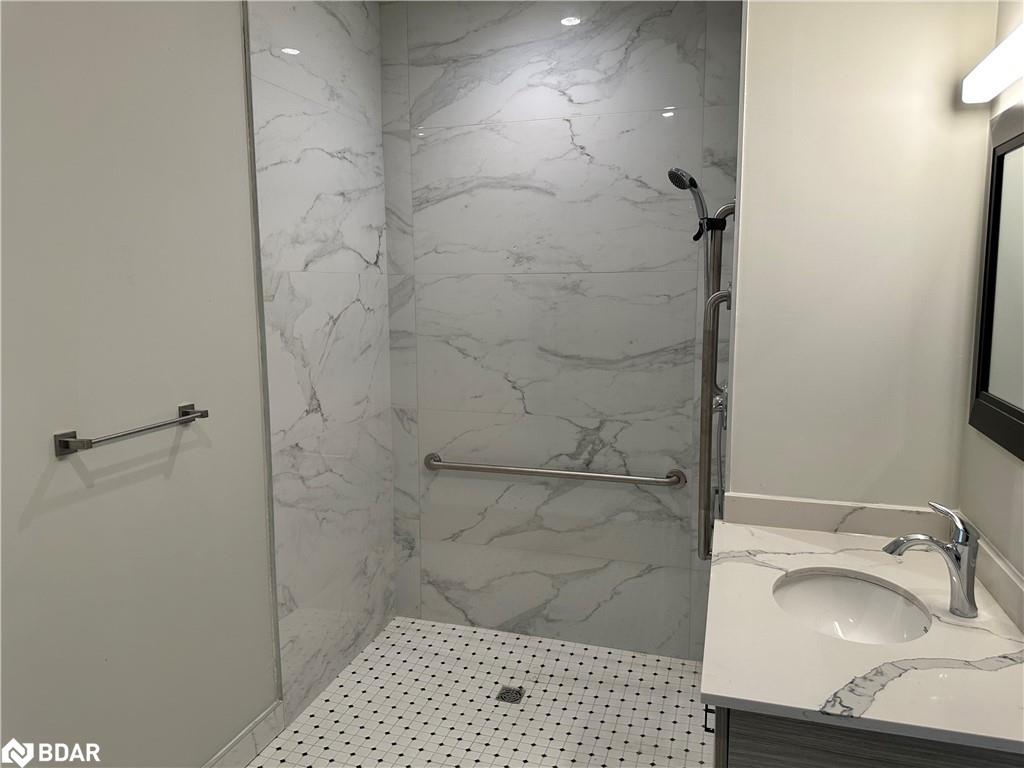 412-75 Barrie Road Unit: 412