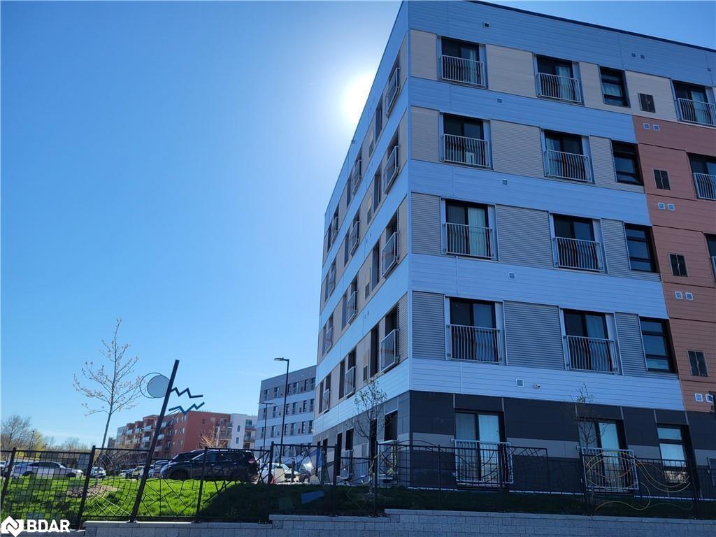 413-75 Barrie Road Unit: 413