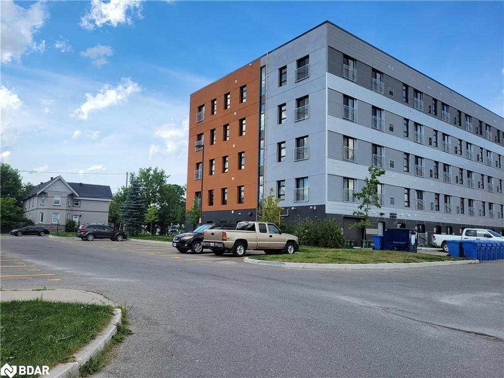 413-75 Barrie Road Unit: 413