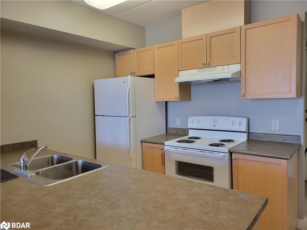 411-85 Barrie Road, Orillia Unit: 411