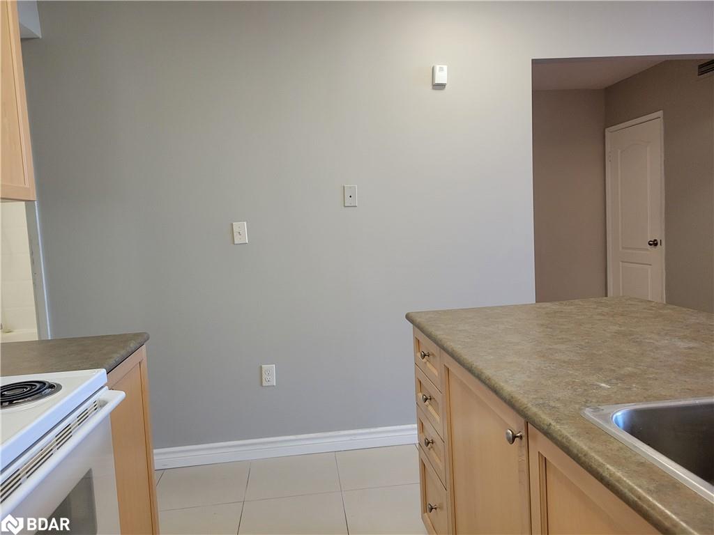 411-85 Barrie Road, Orillia Unit: 411