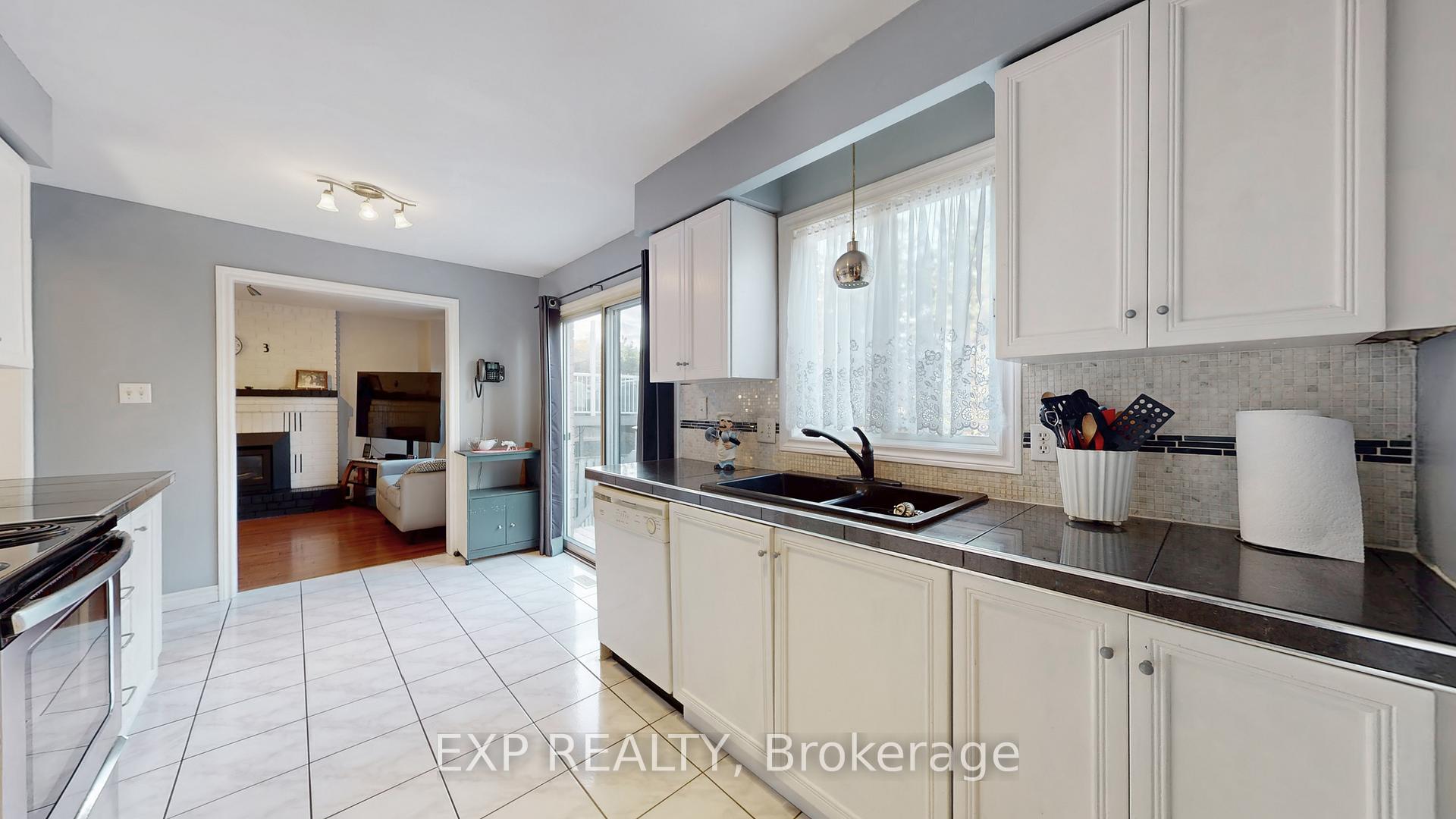 4 Trillium Crescent, Barrie, ON L4N 5P5