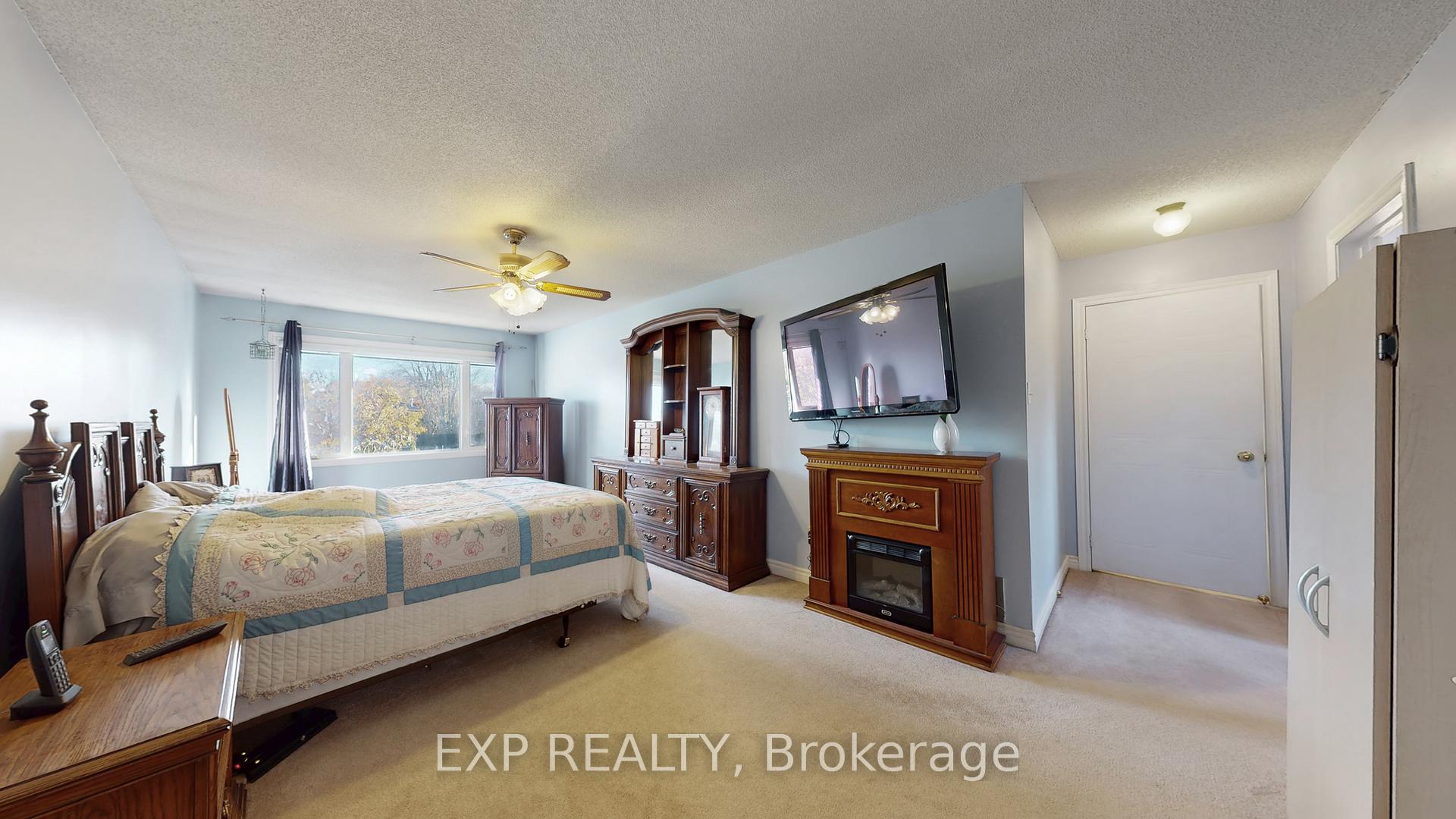 4 Trillium Crescent, Barrie, ON L4N 5P5