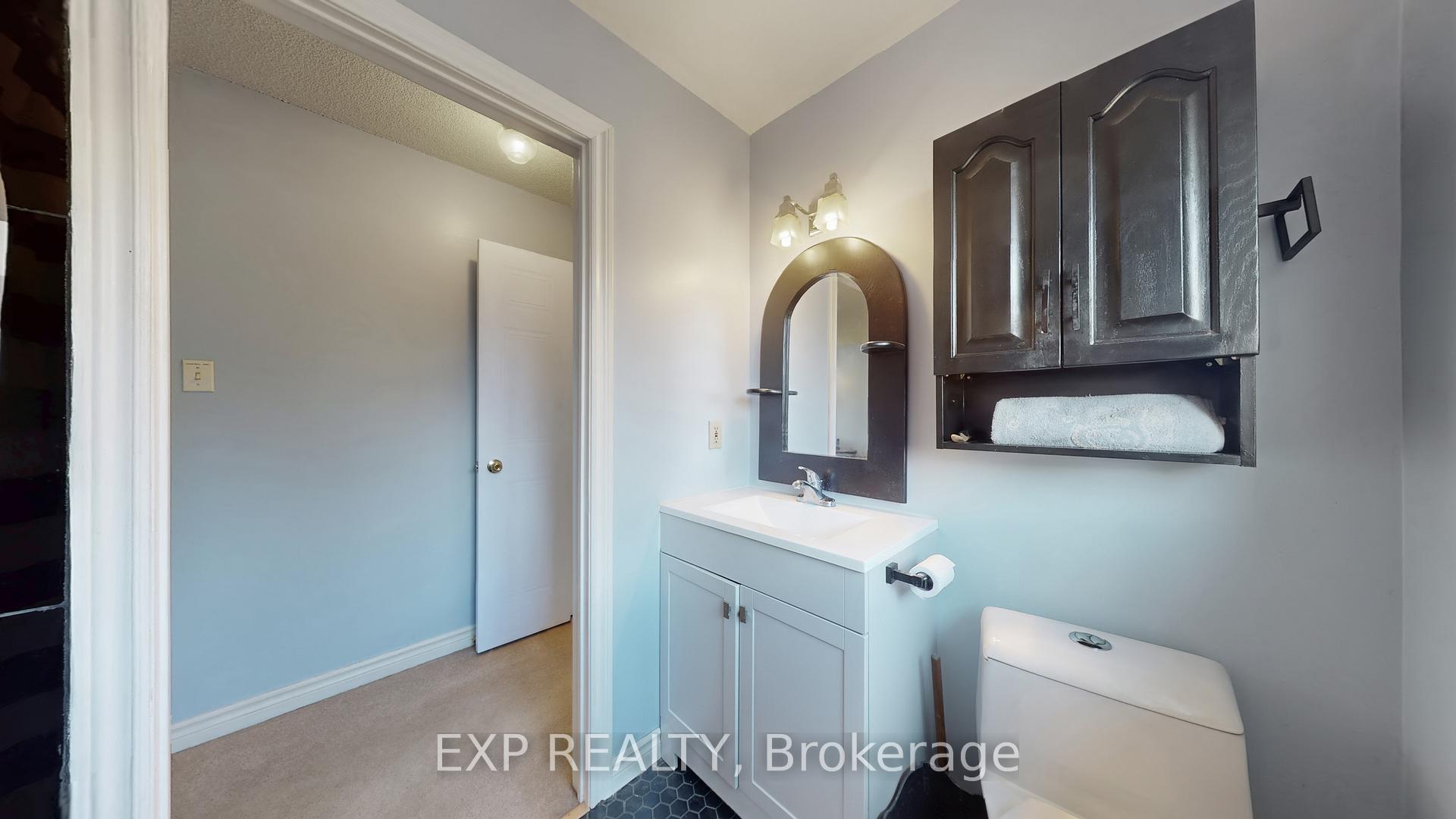 4 Trillium Crescent, Barrie, ON L4N 5P5