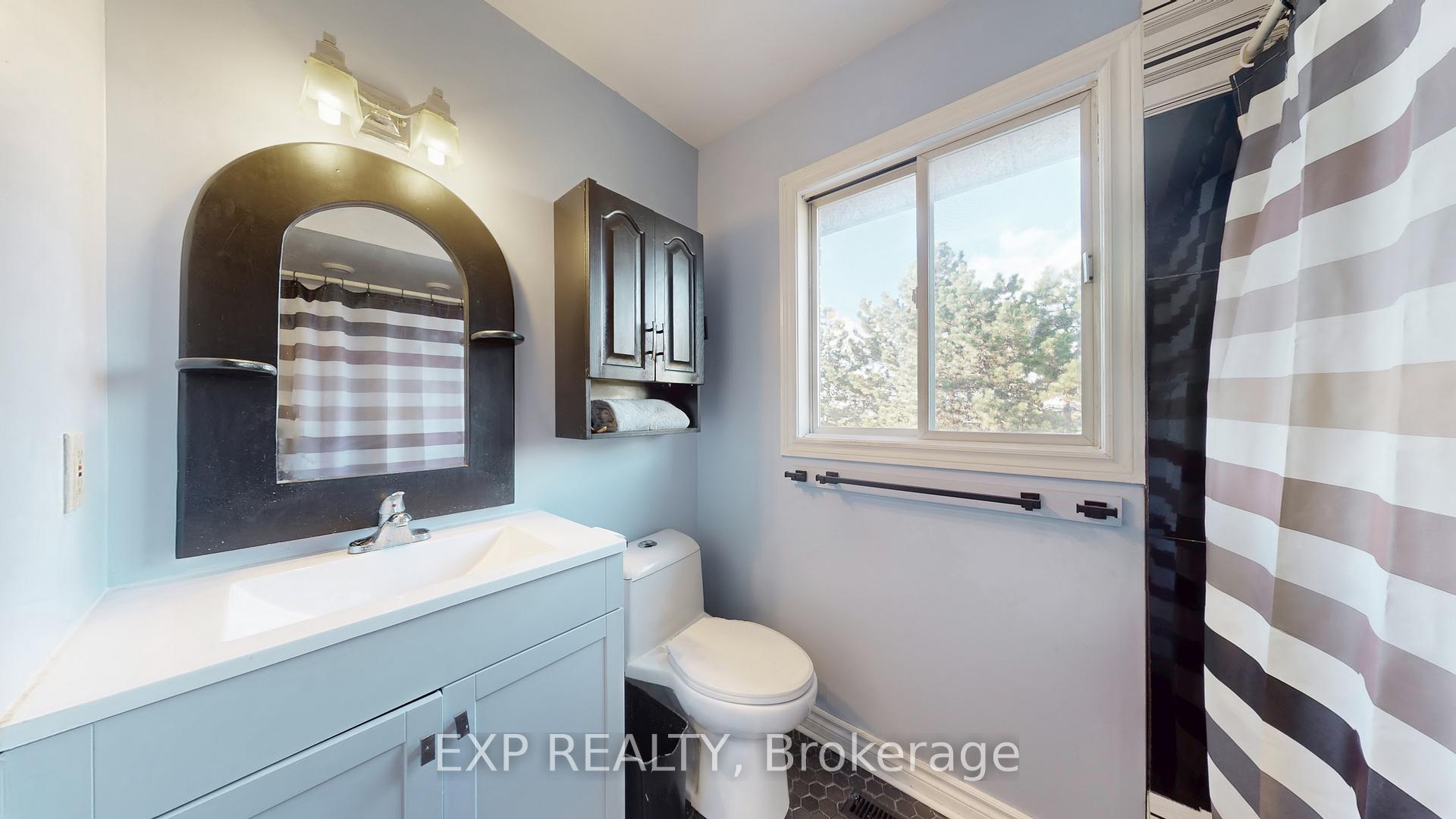 4 Trillium Crescent, Barrie, ON L4N 5P5