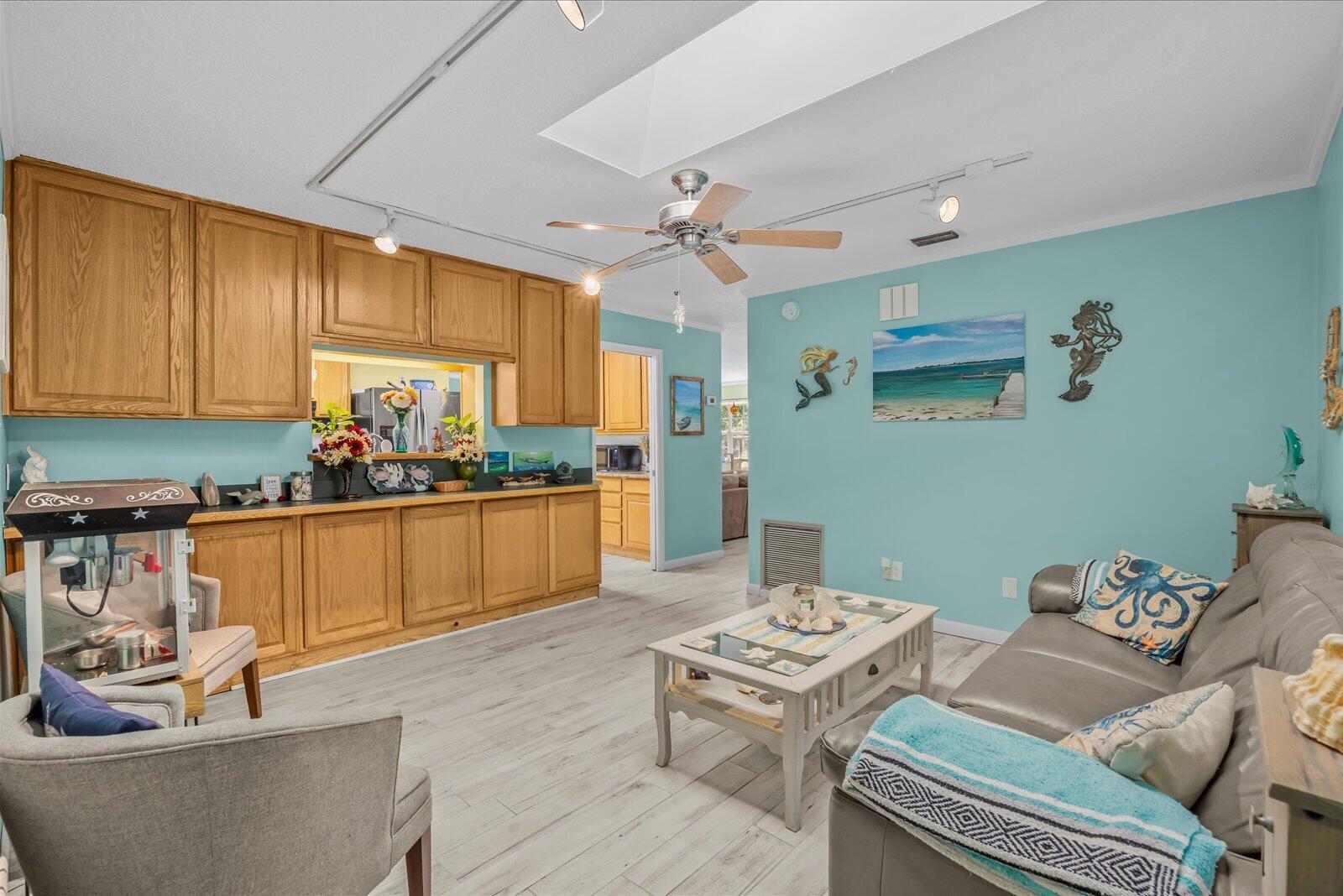 6008 Palmetto Drive