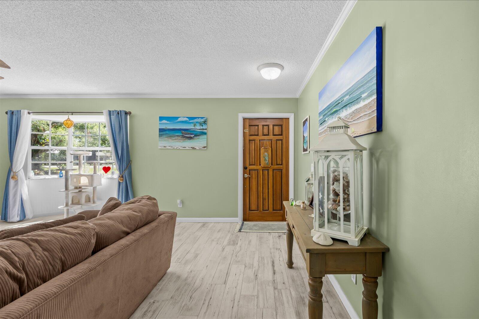 6008 Palmetto Drive