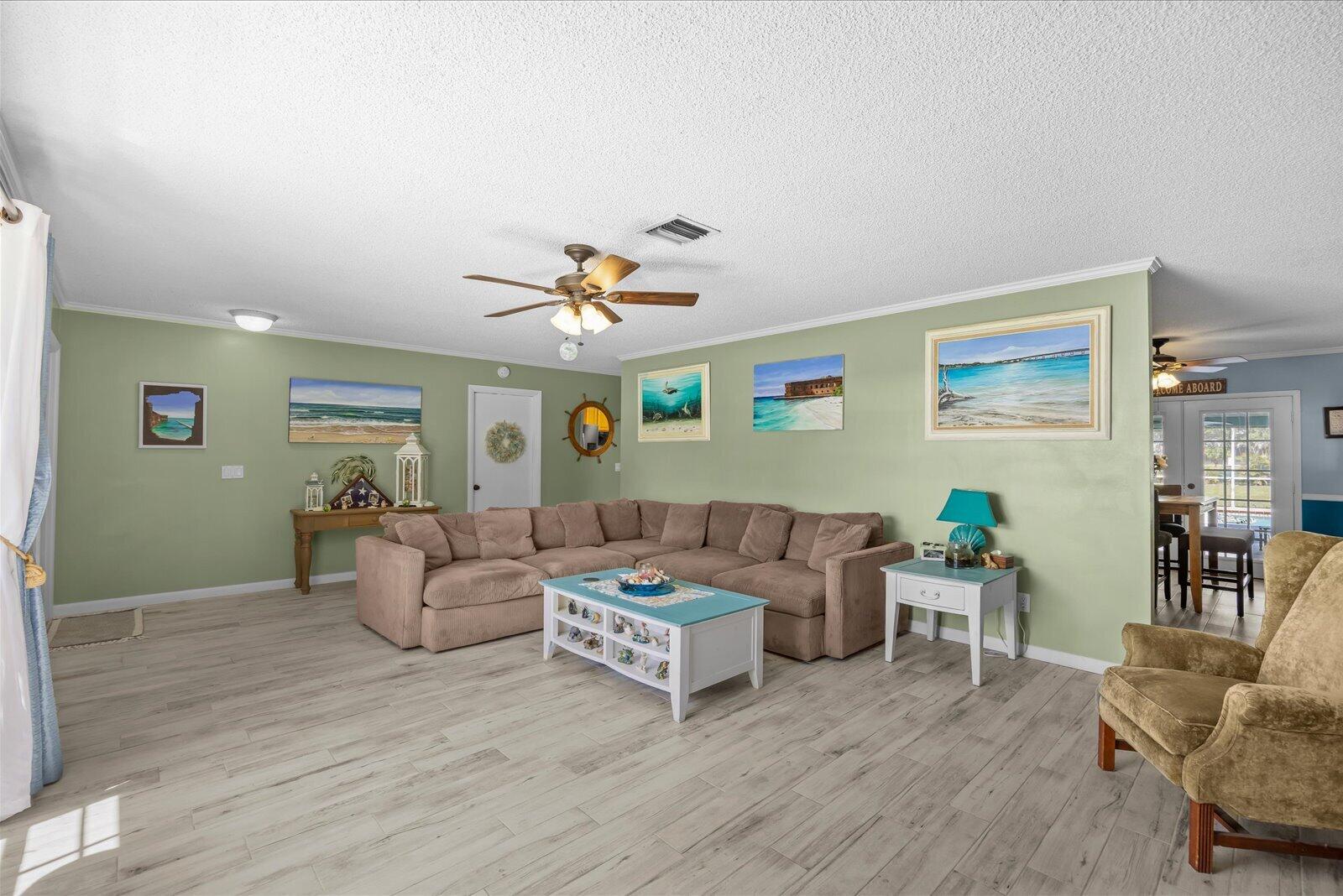 6008 Palmetto Drive