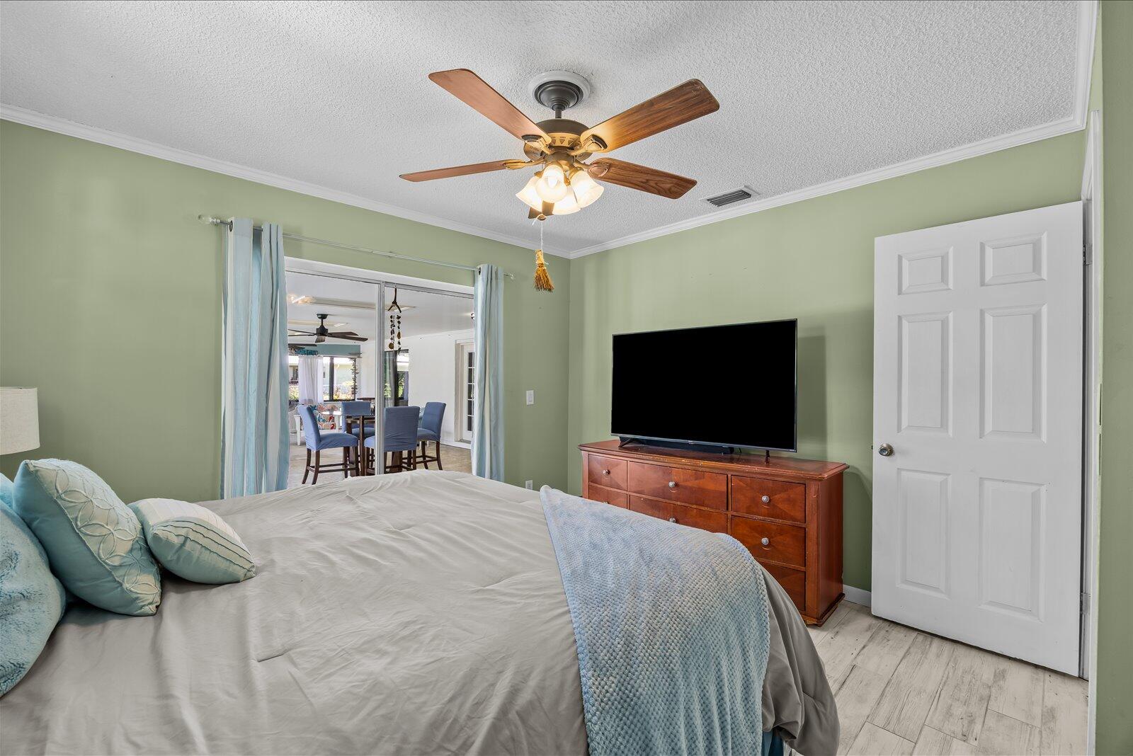 6008 Palmetto Drive