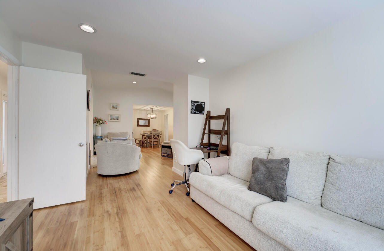 2918 SW Westlake Circle