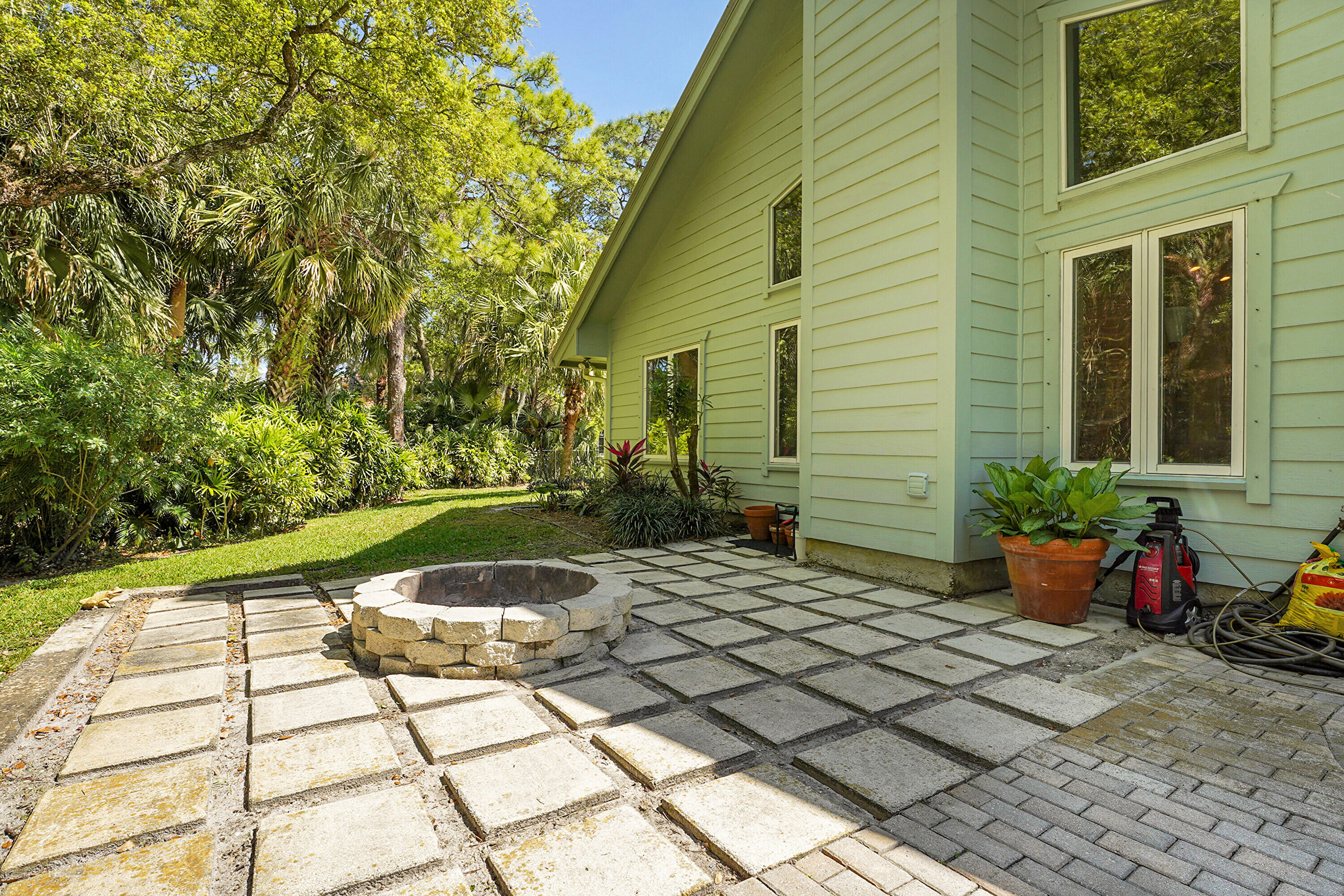 8288 SW Oak Hammock Court