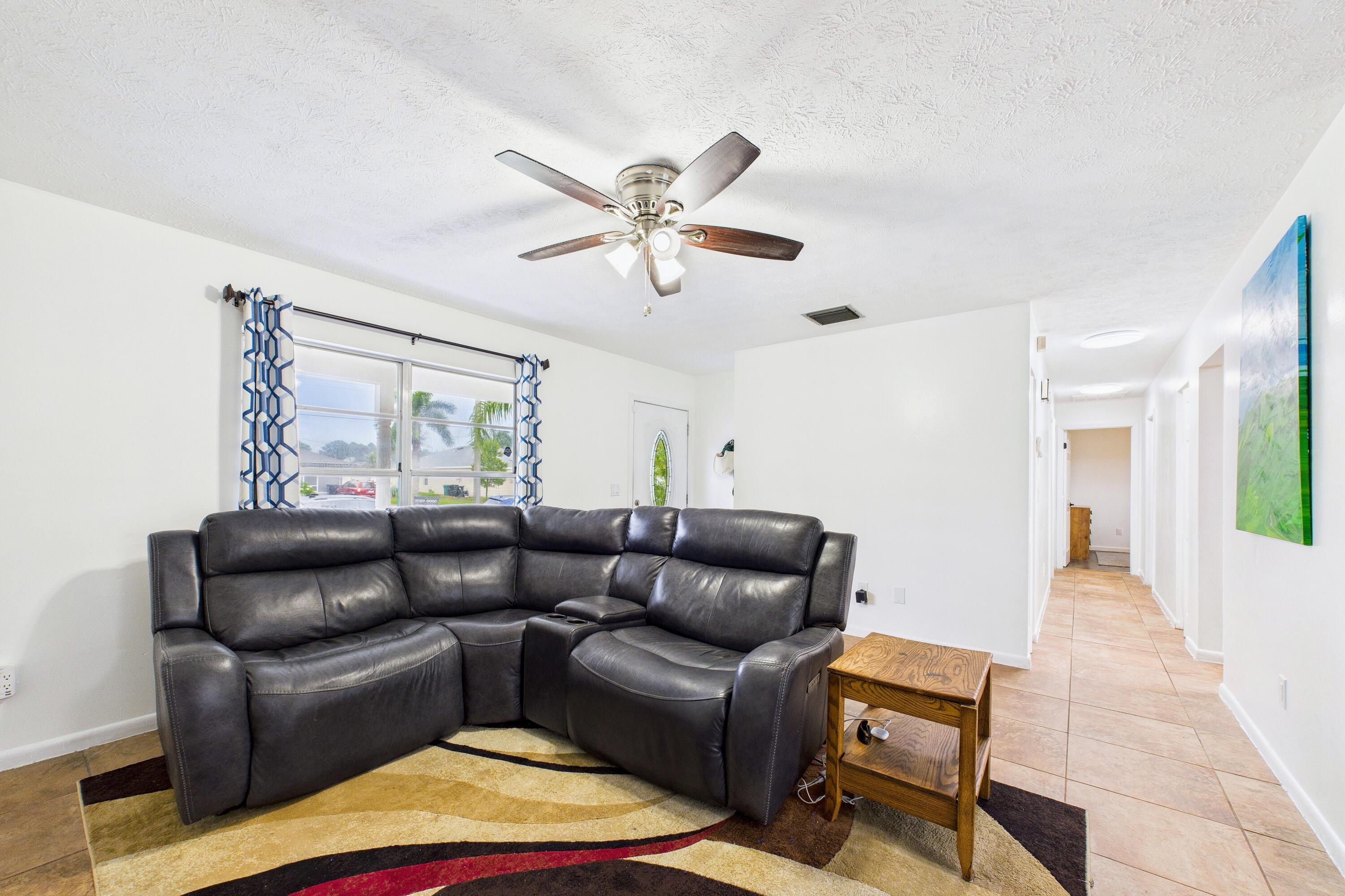 708 NW Floresta Drive, Port St. Lucie