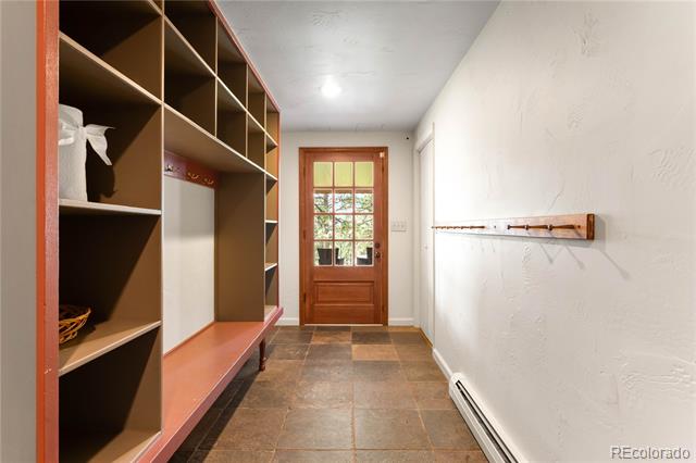 2907 Hiwan Drive