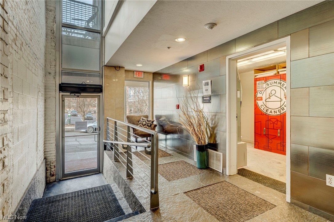 1237 Washington Avenue 1110