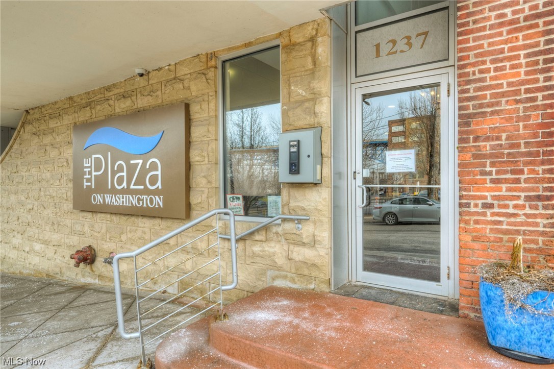 1237 Washington Avenue 1110