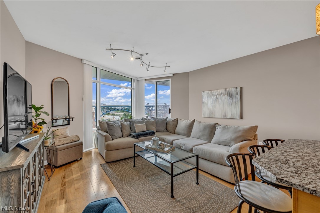 1237 Washington Avenue 1110