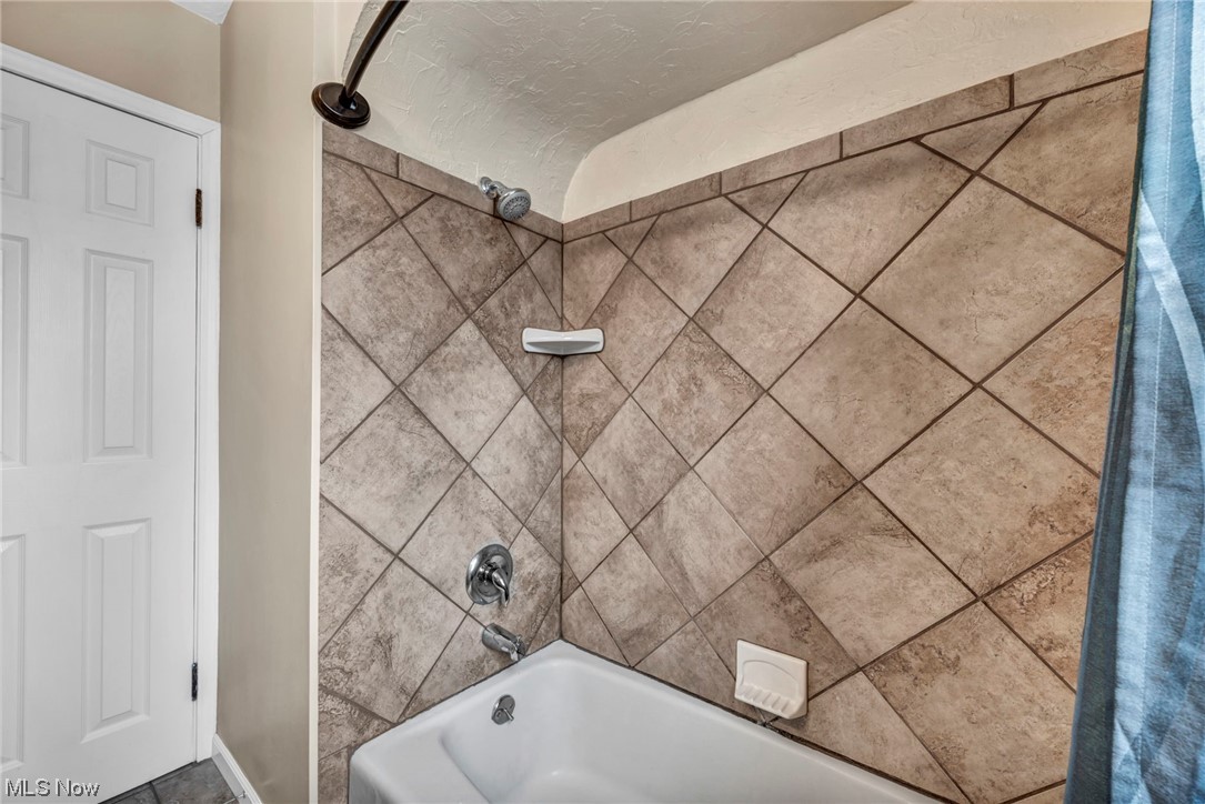 3016 Brookview Boulevard