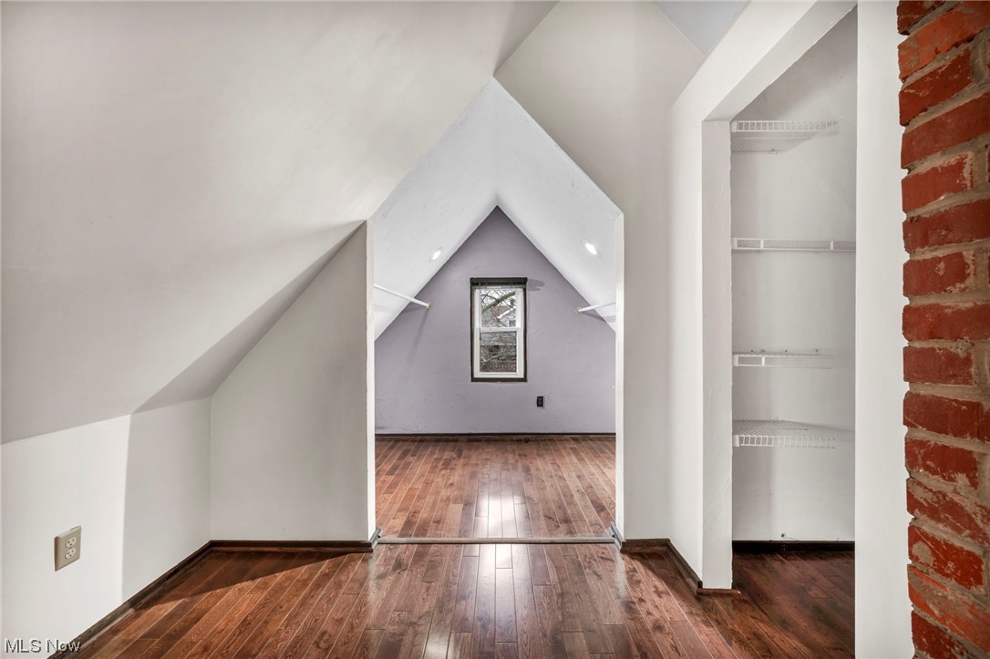 3016 Brookview Boulevard