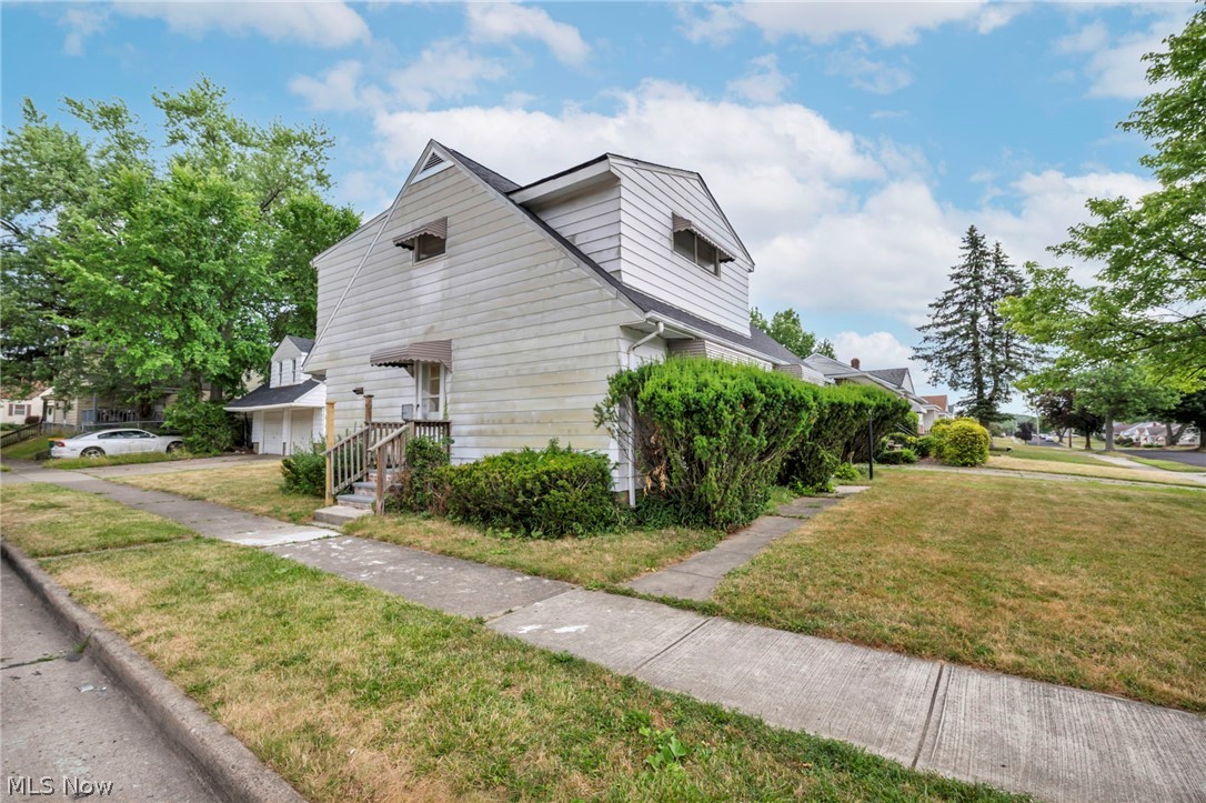 18705 Longview Avenue