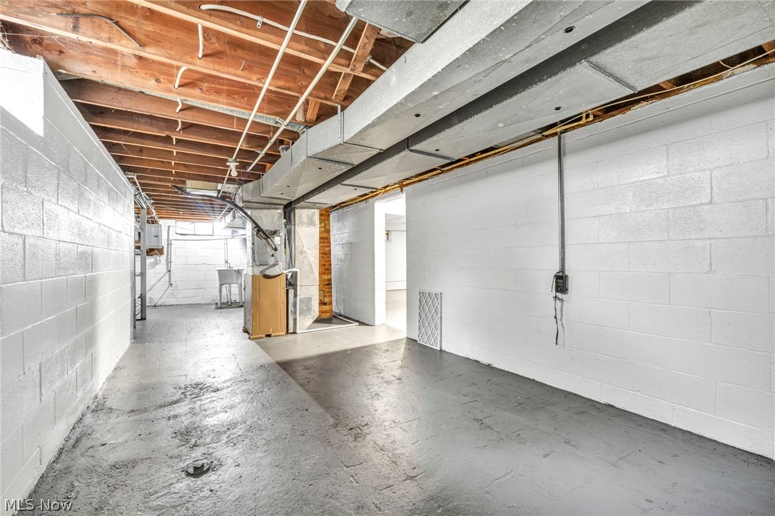 18705 Longview Avenue