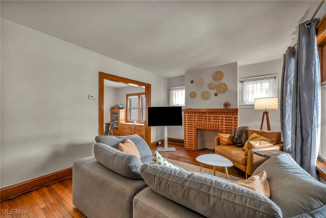 14615 Leonard Avenue