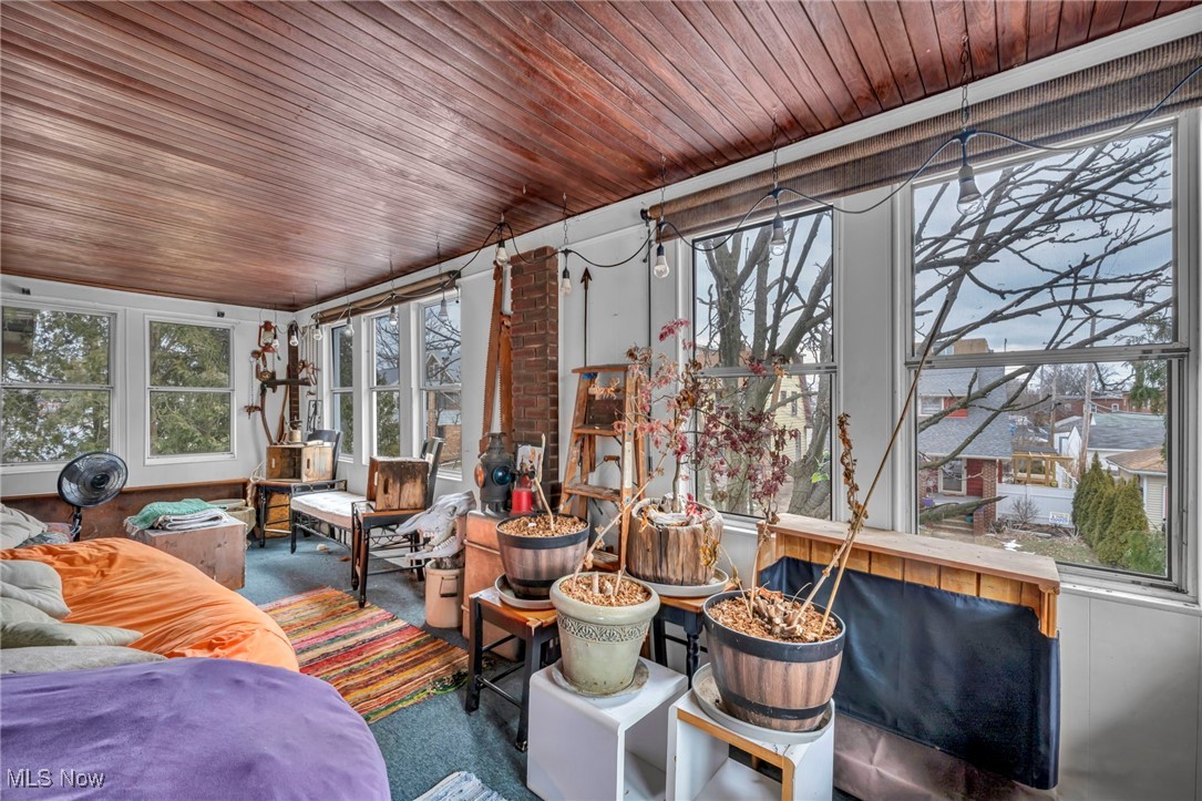 14615 Leonard Avenue