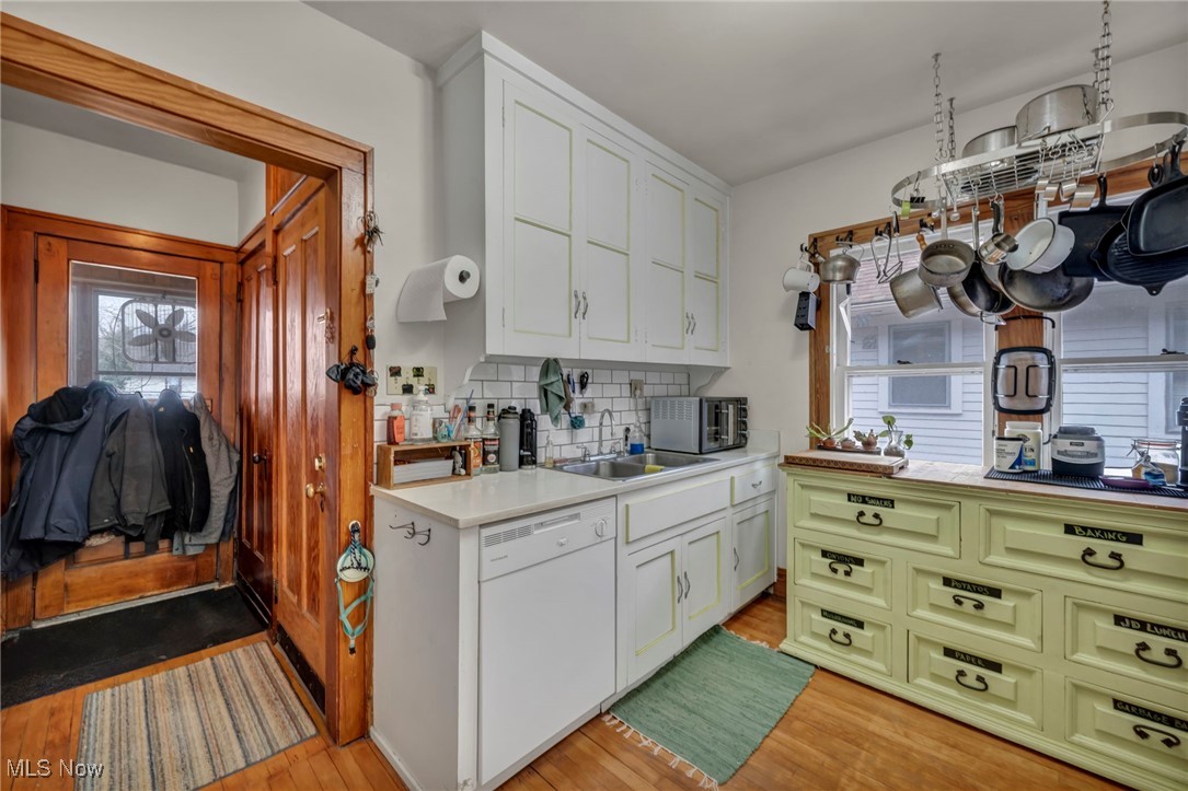 14615 Leonard Avenue