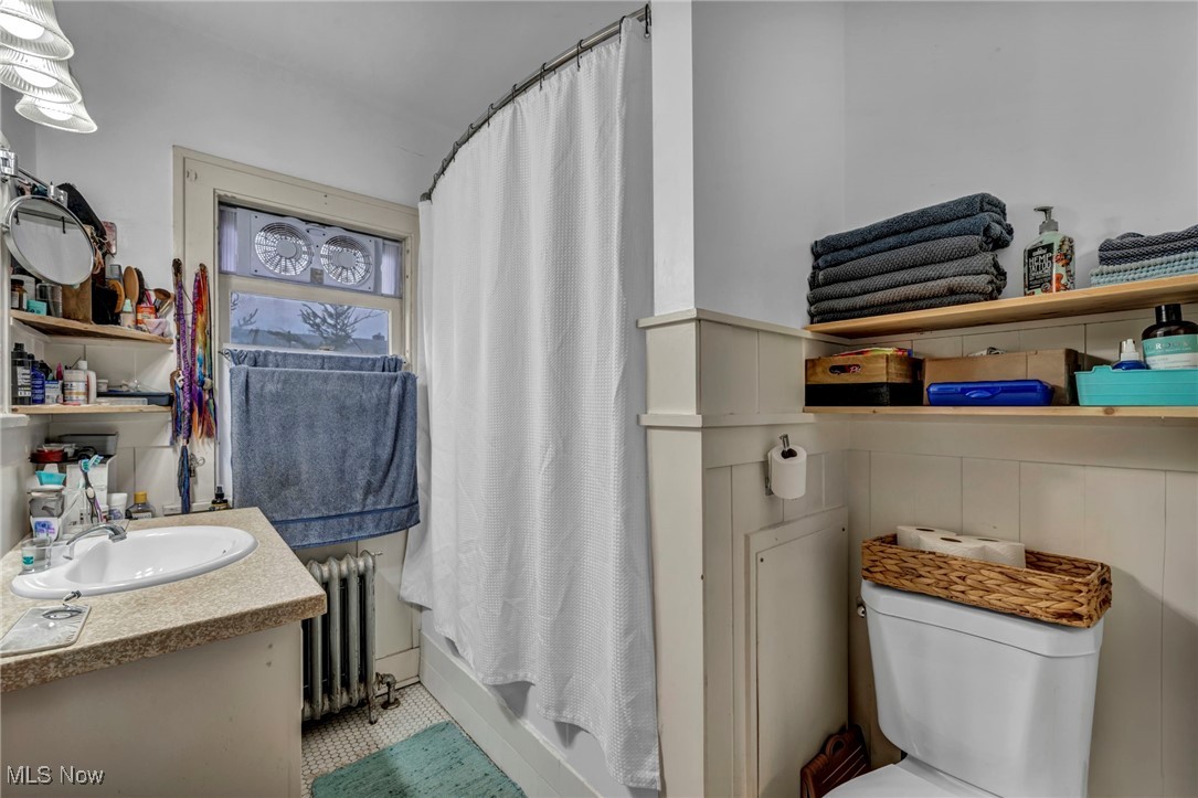 14615 Leonard Avenue