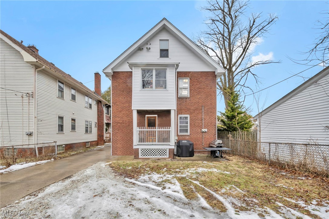 14615 Leonard Avenue