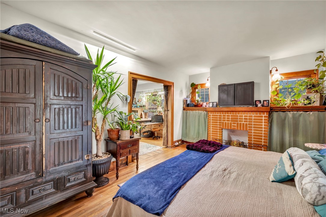 14615 Leonard Avenue