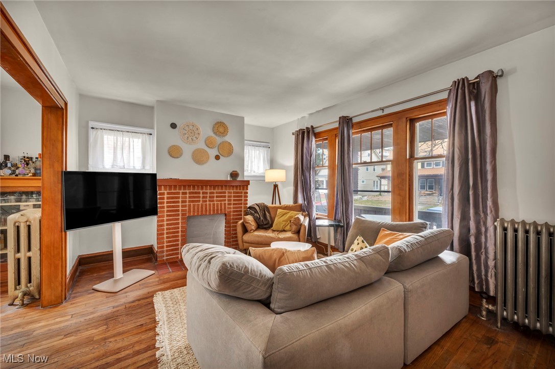 14615 Leonard Avenue