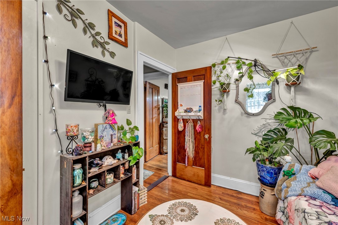 14615 Leonard Avenue