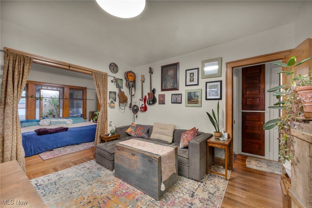 14615 Leonard Avenue