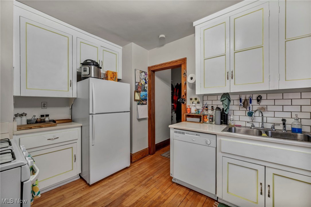 14615 Leonard Avenue