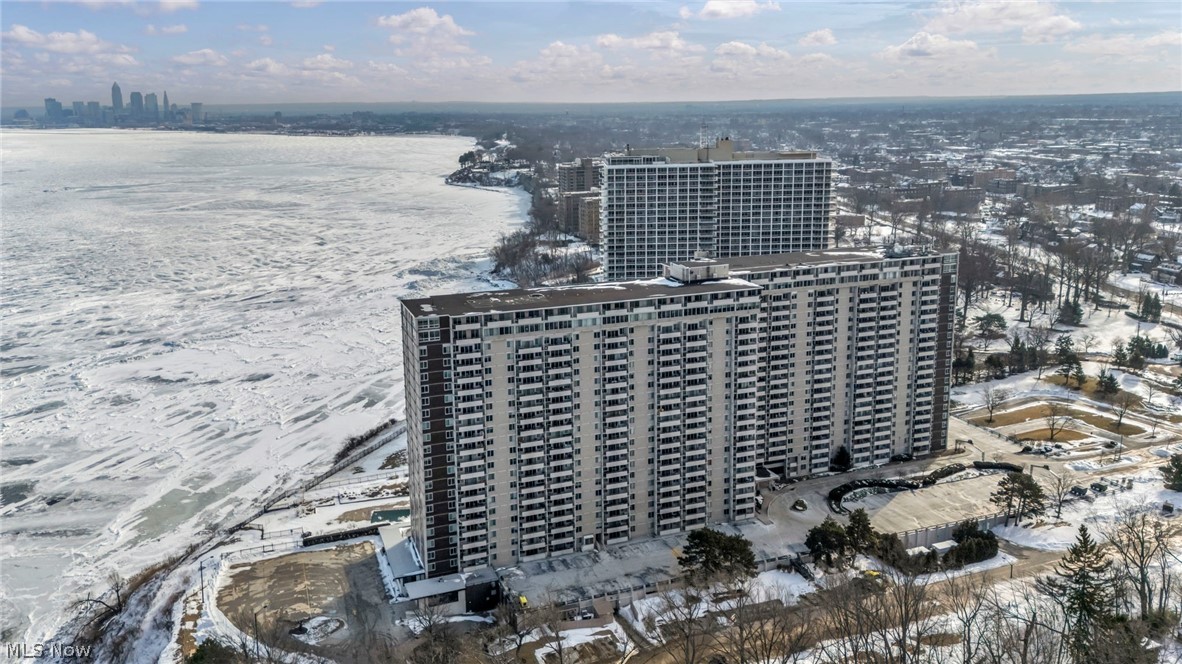 12900 Lake Avenue 1127