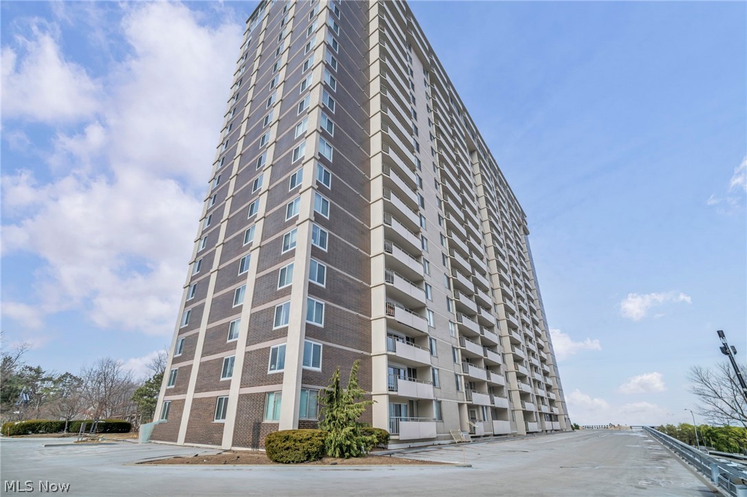 12900 Lake Avenue 1127