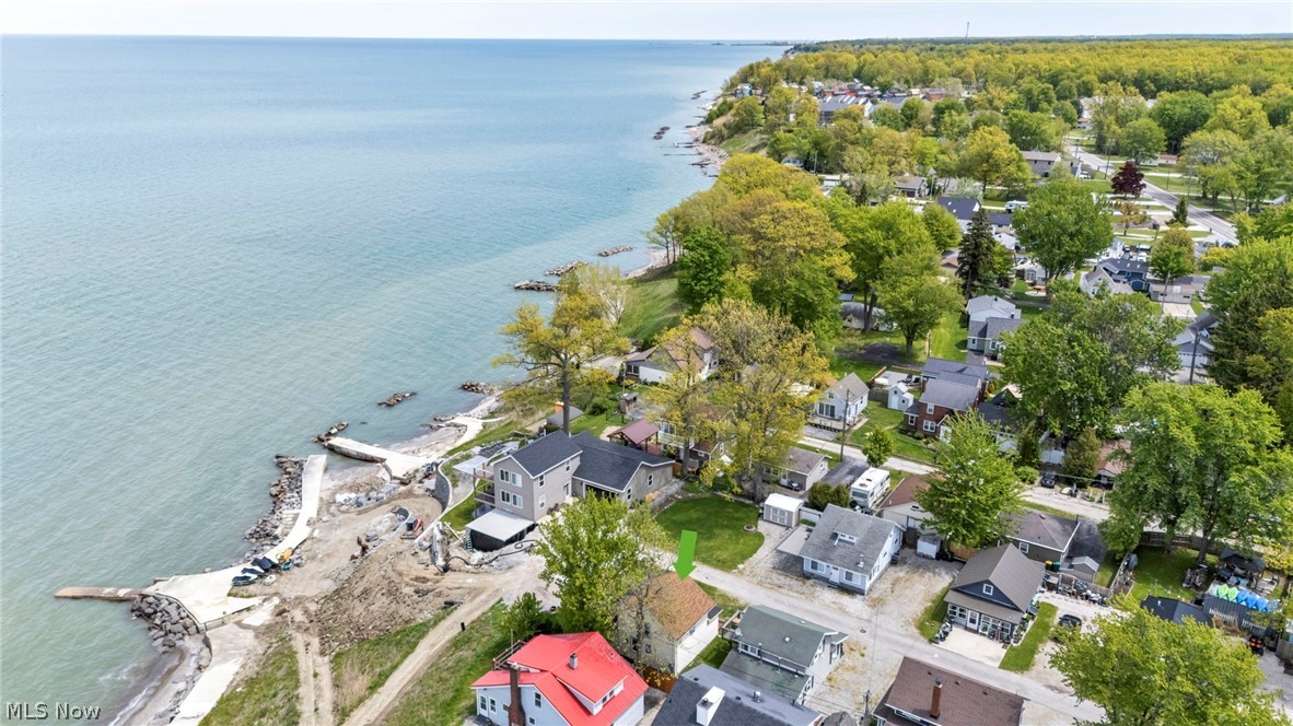 15 Lake Hurst Drive