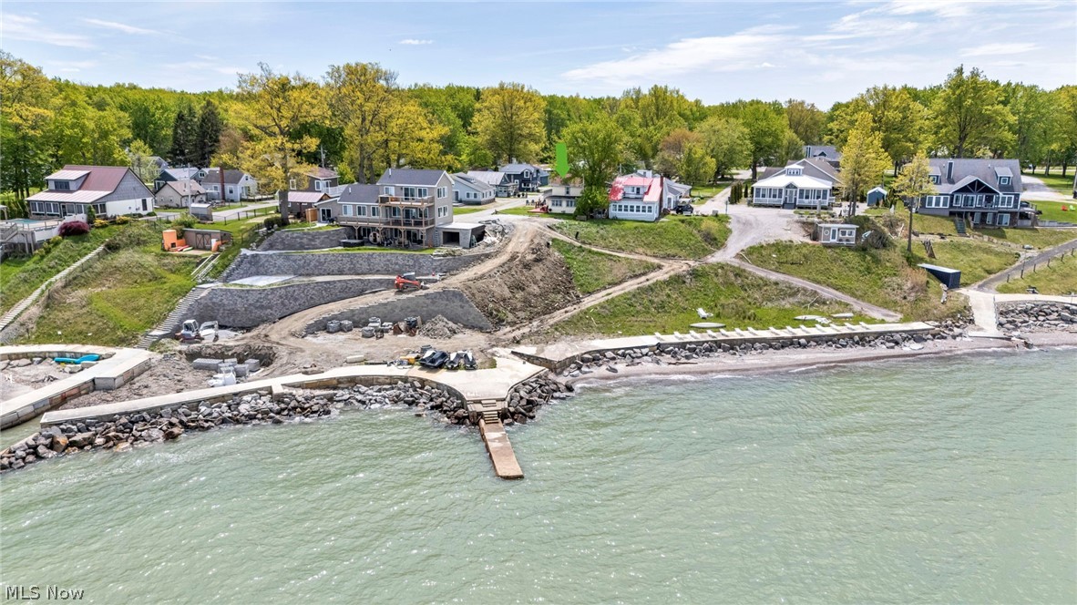 15 Lake Hurst Drive