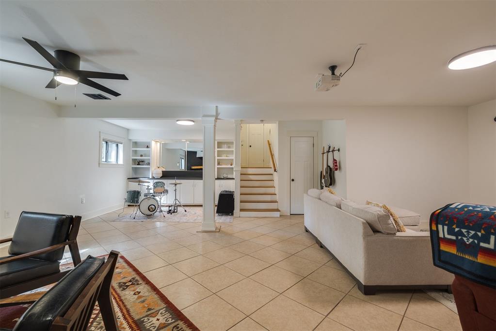 2917 Cedar Oak Drive