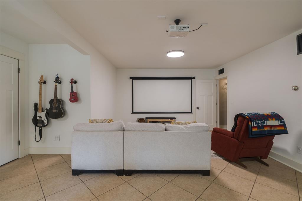 2917 Cedar Oak Drive