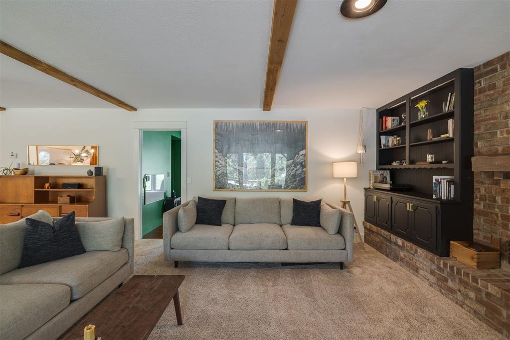 2917 Cedar Oak Drive