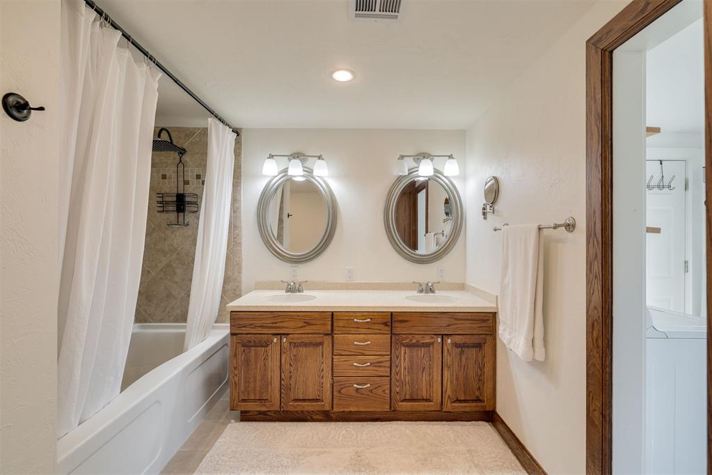 2917 Cedar Oak Drive