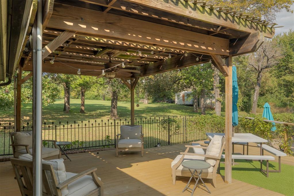 2917 Cedar Oak Drive