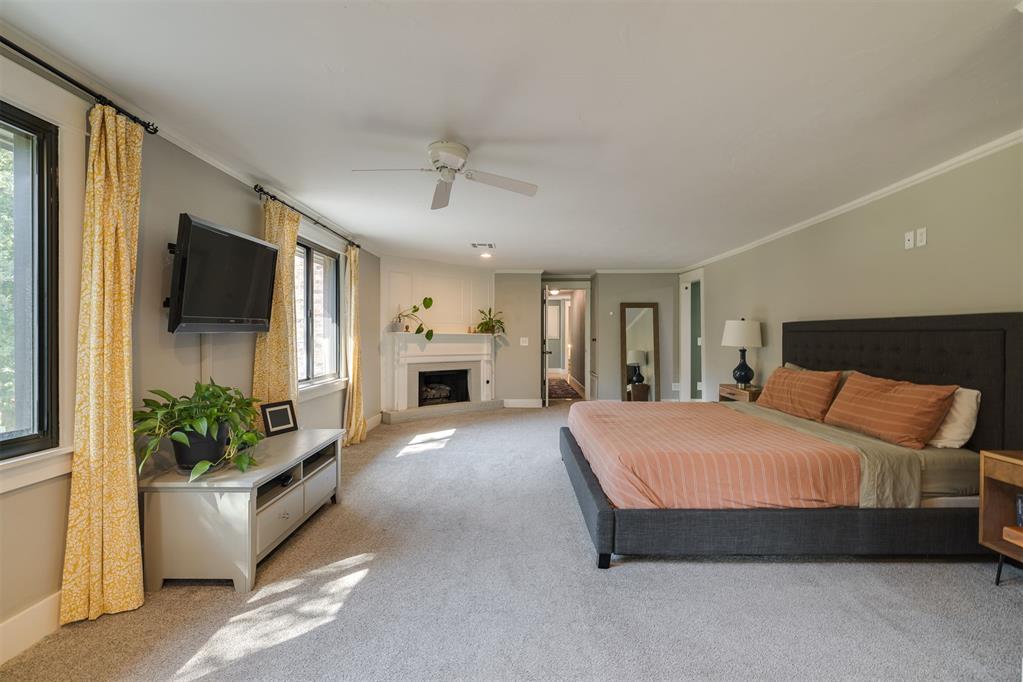 2917 Cedar Oak Drive