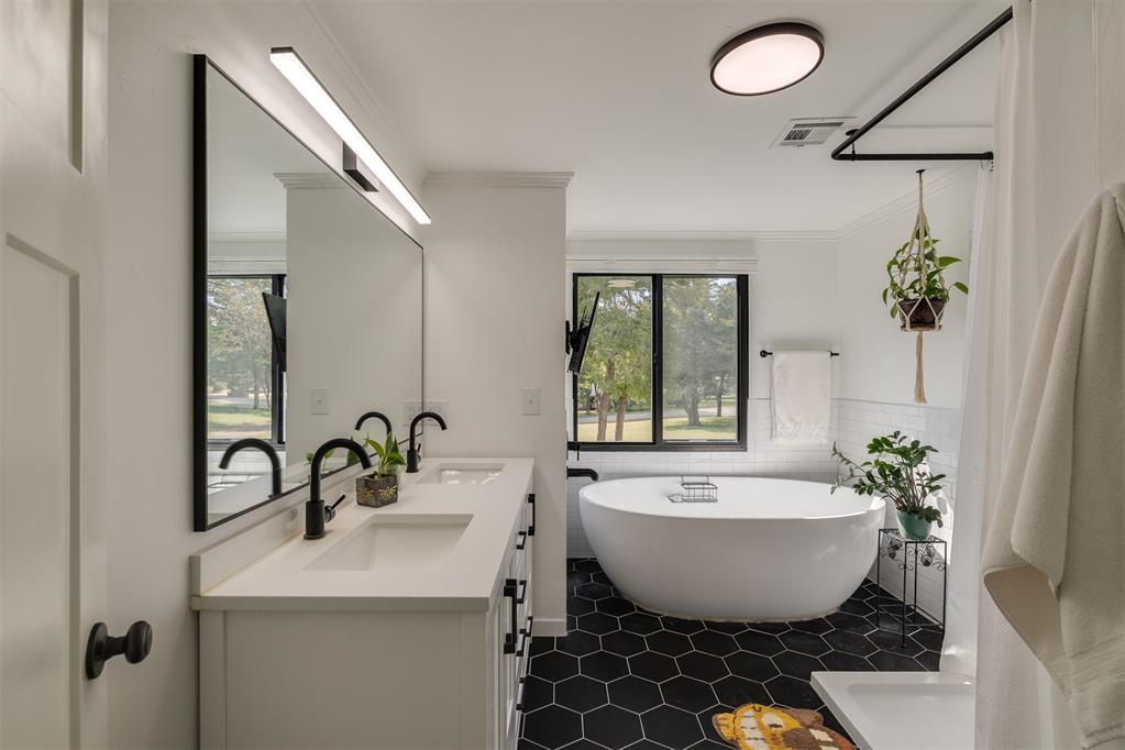 2917 Cedar Oak Drive