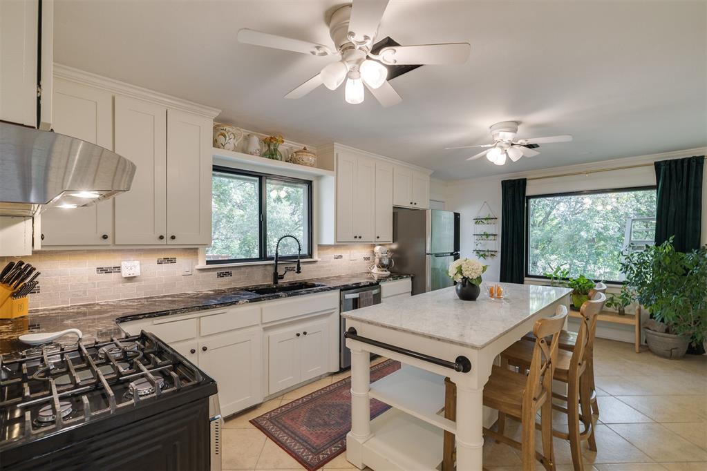 2917 Cedar Oak Drive