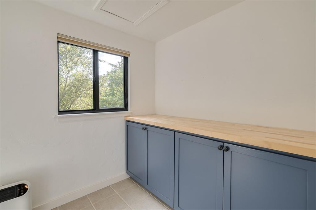 2917 Cedar Oak Drive